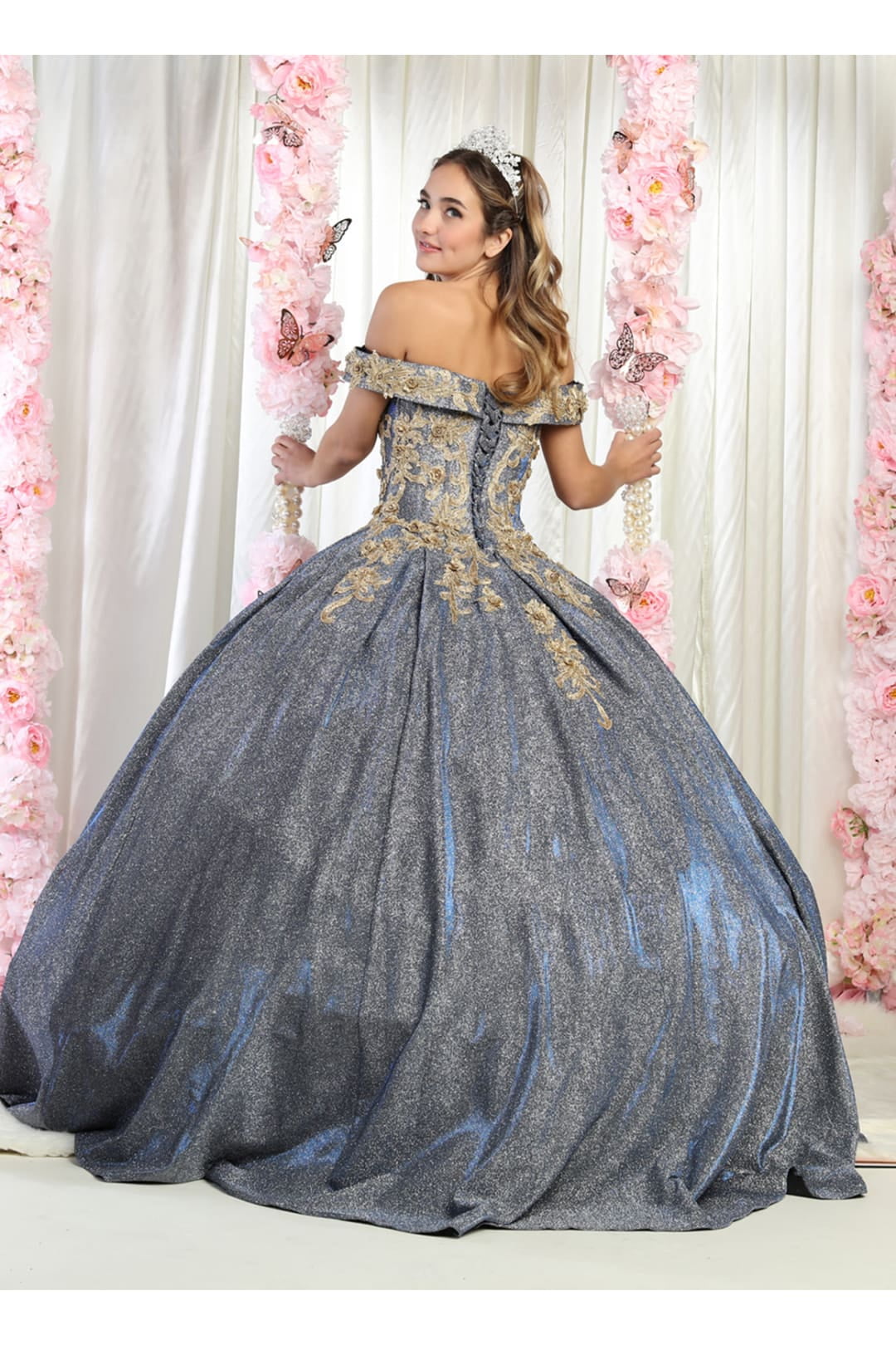 dress for quincea帽era